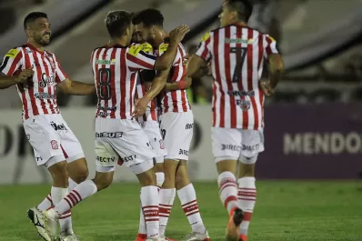 San Martín goleó 3-0 a Gimnasia en Mendoza y tuvo un perfecto cierre de año