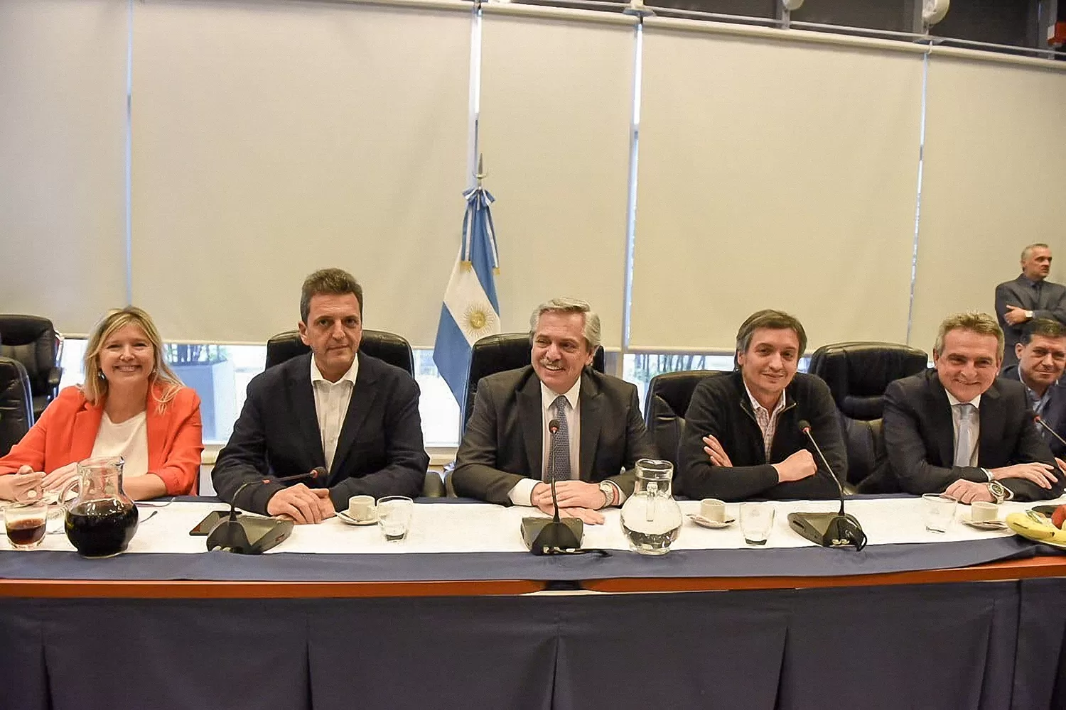 Álvarez Rodríguez, Massa, Fernández, Kirchner y Rossi en la primera reunión del nuevo bloque.