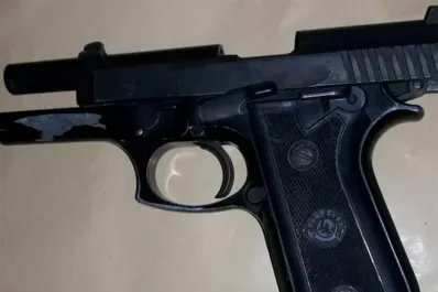 Robó una moto a punta de pistola, se la olvidó al huir y la víctima la utilizó para ir a buscarlo