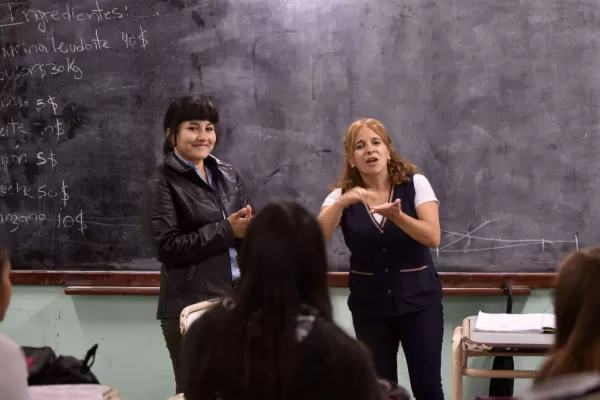 Ponen timbres con luz para integrar mejor a los alumnos sordos