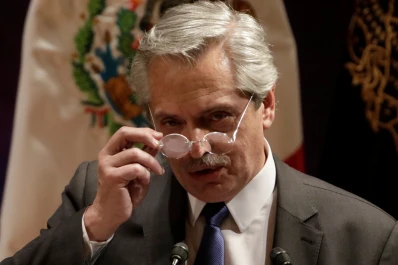 En Aetat aguardan por la asunción de Alberto