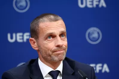 Aleksander Ceferin, presidente de la UEFA, calificó al VAR como un desastre