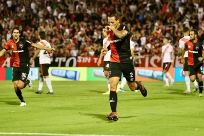 Superliga: Fontanini entrará por Gentiletti en Newell's para enfrentar a Atlético