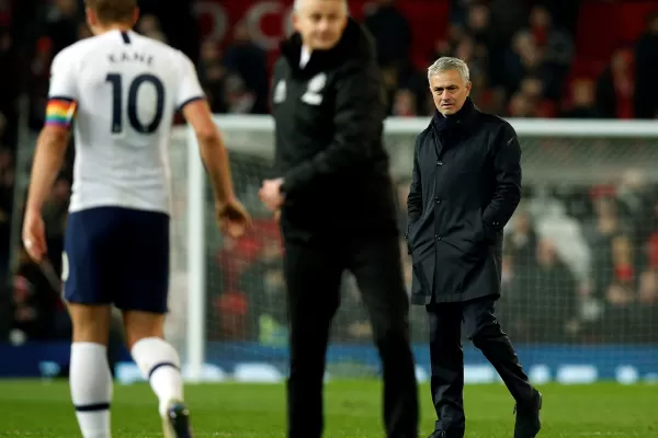 Contra el Manchester United, Mourinho perdió el primer partido con el Tottenham