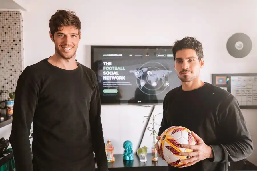 LOS CREADORES. Nicolás Maccari y Juan Cruz Gotta. FOTO DE CATALINA SANTILI. GENTILEZA DE LA WEB