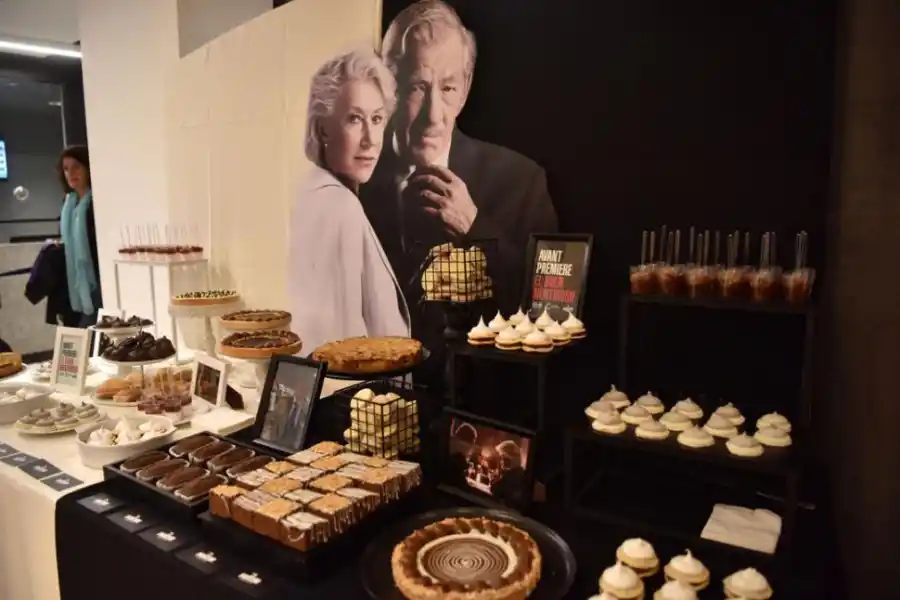 MESA DULCE. El catering de Le Panzón divirtió a los invitados por su estética afín al concepto de la película.