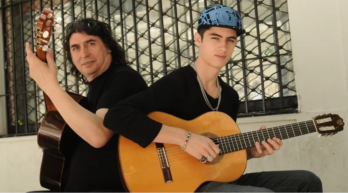 PADRE E HIJO. Luis y Juan Salinas tocarán juntos en Tucumán; los acompañará Alejandro Tula con la batería.