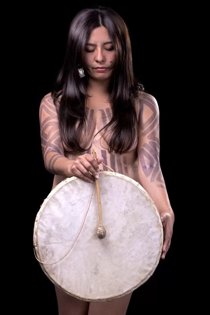 CON CAJA. Maryta es una gran difusora del canto ancestral y de nuestros ritmos norteños. 