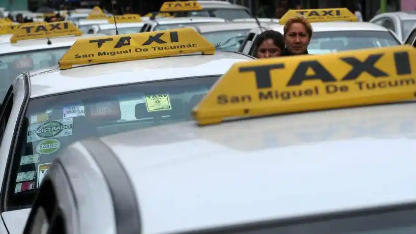 Tras la suba del boleto, ahora los dueños de taxis reclaman una tarifa nocturna