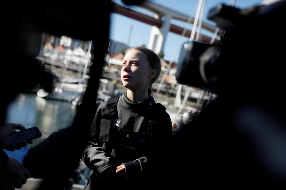EN LISBOA. Greta Thunberg, luego de haber atravesado el océano Atlántico a bordo de una embarcación. reuters