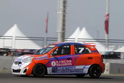 “Maxi” guía al terceto