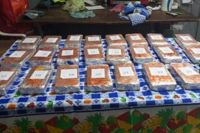 Transportaban 24 kilos de cocaína y fueron detenidos