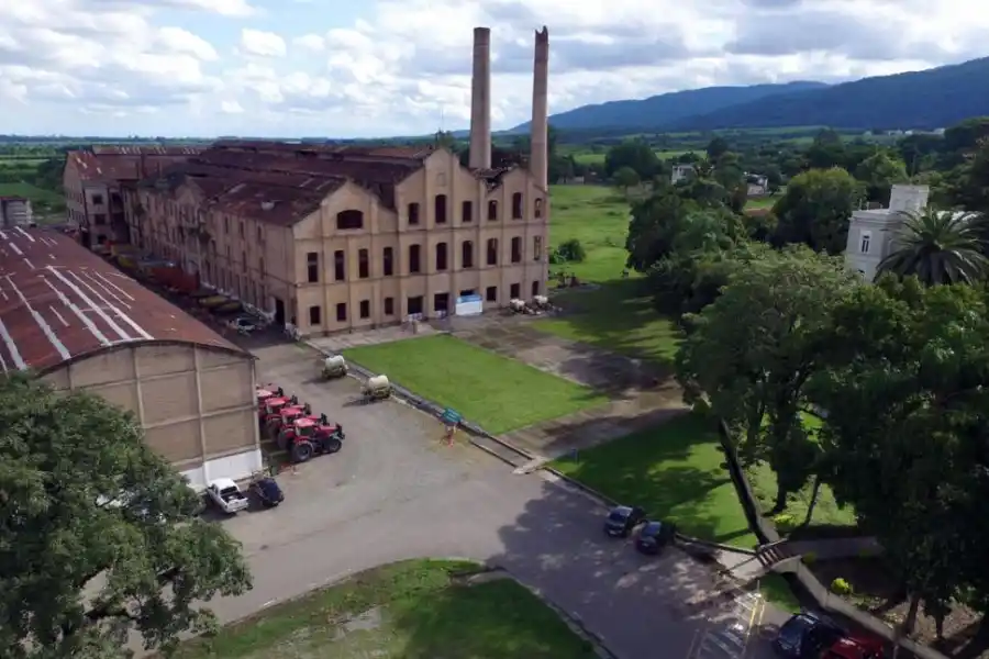 antiguo ingenio san pablo.- En el antiguo chalet (derecha) se instaló una de las sedes de la Universidad de San Pablo-T.