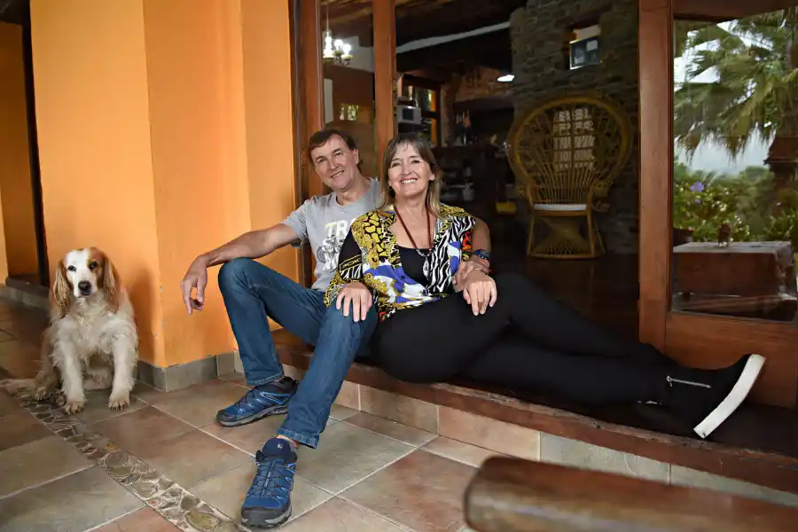 Claudia Rossini y Germán Guntern, la pareja que dio la vuelta al mundo en moto