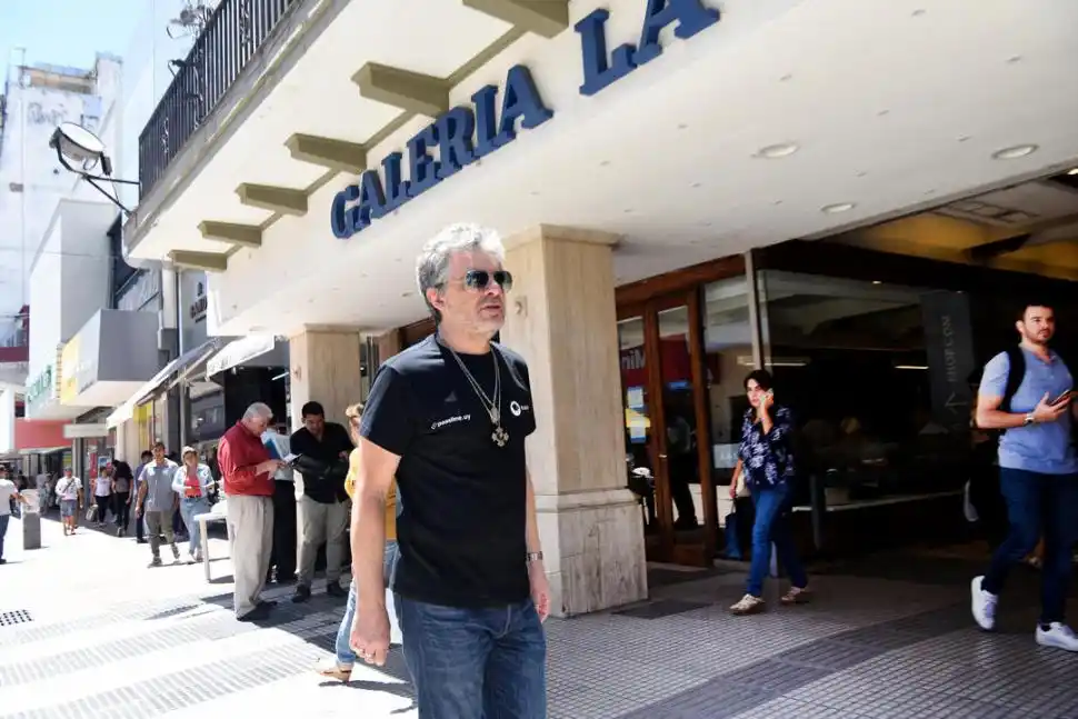 “NO SOY ROCKSTAR”. El artista, a las puertas de LA GACETA.  