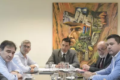 Con “mensajes” a la Justicia y a la Policía, legisladores prorrogan la ley contra los dealers