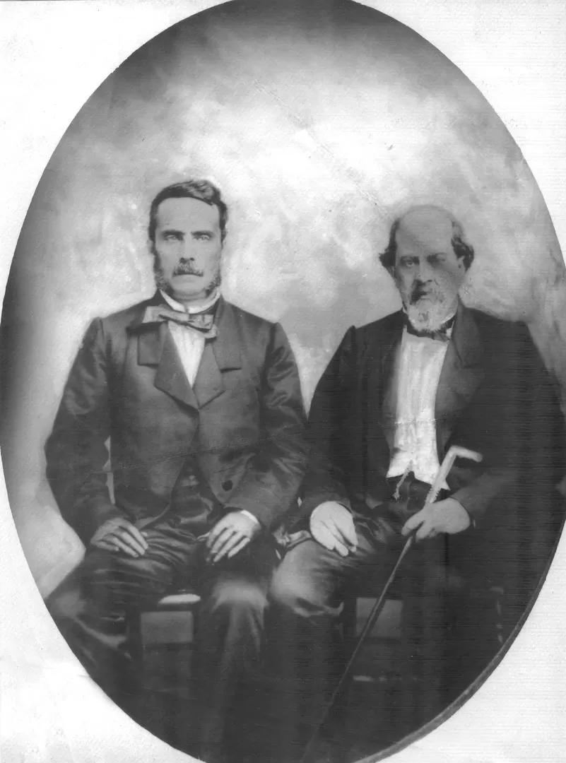 ENTRAÑABLES AMIGOS. Único retrato conocido de José Posse con Sarmiento, este último con barba. Es un daguerrotipo de 1862. 