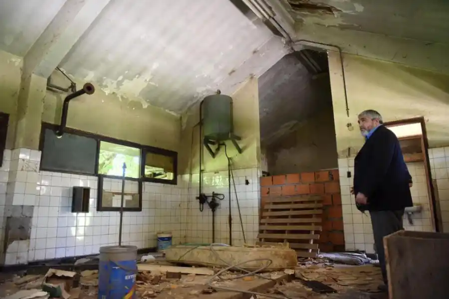 SUEÑO DEL CONCEJO PROPIO. Recuperar los inmuebles de la ex Radio Nacional para hacer la mudanza es una de las prioridades de Aranda.   