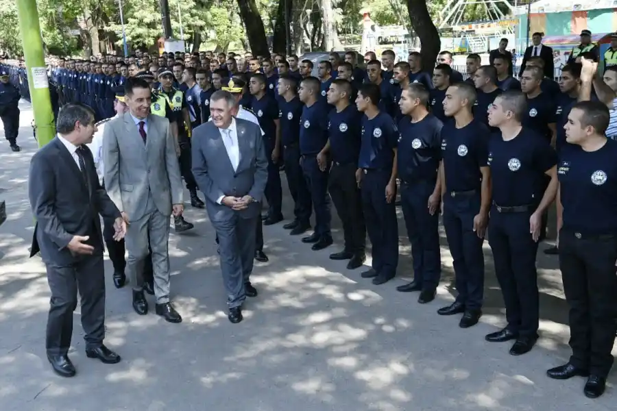 Unos 2.200 policías serán afectados al operativo Felices Fiestas