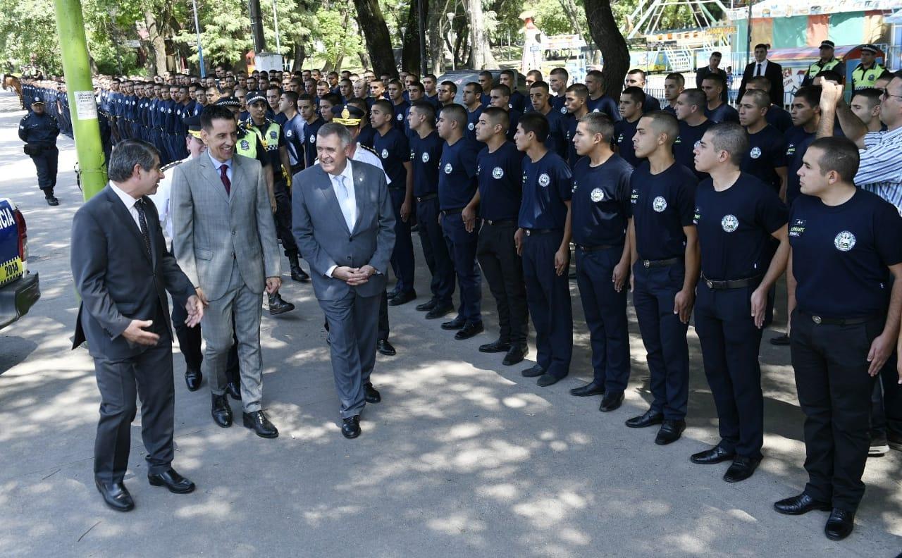 Unos 2.200 policías serán afectados al operativo Felices Fiestas