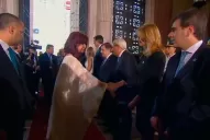 El frío saludo entre Elías de Pérez y Cristina al llegar al Congreso
