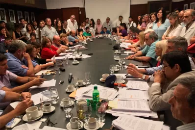 La decana de Odontología coincidió con Martínez: debemos tener un curso nivelatorio