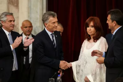 Desaire de Cristina a Macri en la asunción