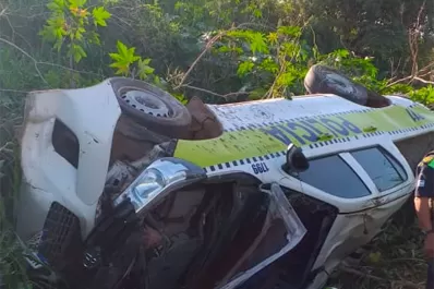 Patrulleros del 911 cayeron por un barranco mientras perseguían a un ladrón