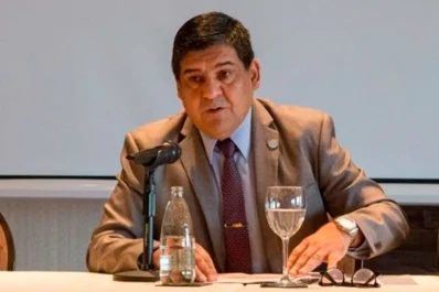 El gobernador de Tierra del Fuego cambió gabinete y duplicó sueldos de funcionarios