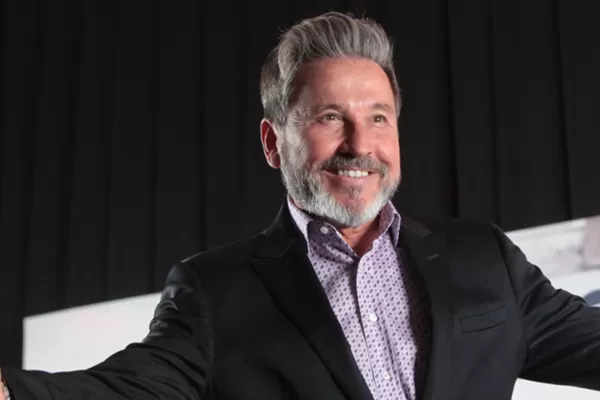 El dominicano Montaner: nueva nacionalidad para el cantante argentino