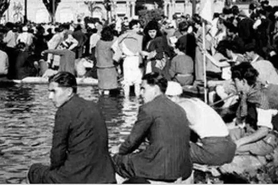 Como en el 45, los militantes metieron las patas en la fuente” de la plaza de Mayo