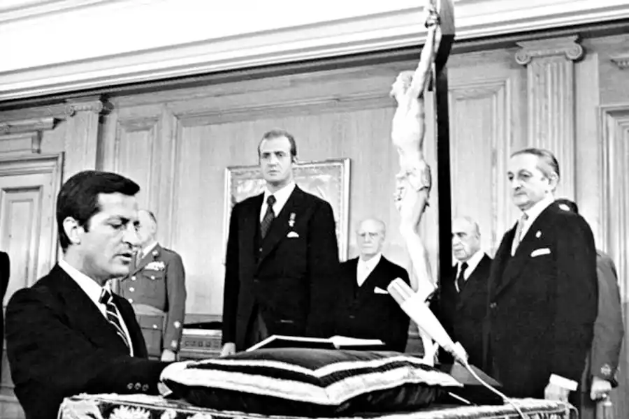 LA RESTAURACIÓN DEMOCRÁTICA EN ESPAÑA. Adolfo Suárez condujo la recuperación del orden constitucional a partir de 1978. EL PERIODICO.COM