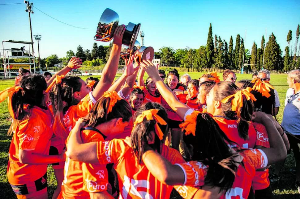 BICAMPEONAS CONSECUTIVAS. El seleccionado femenino mayor confirmó su supremacía a nivel nacional al defender su título.  