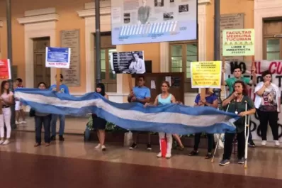 Los manifestantes ingresaron con reclamos y salieron a la espera del ingreso irrestricto en 2021