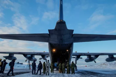 Encontraron restos que podrían ser del avión chileno que se perdió camino a la Antártida