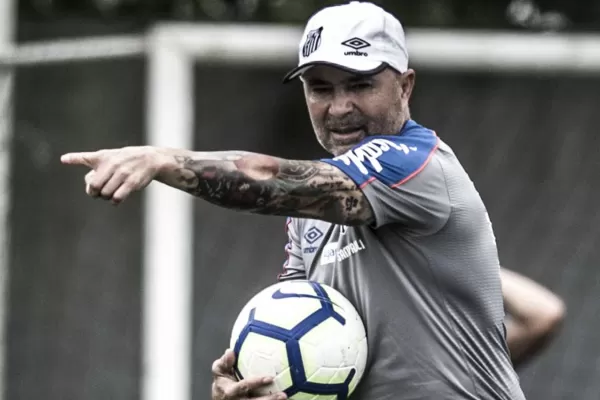Santos anunció la ida de Sampaoli, quien tildó de mentiroso al presidente del club