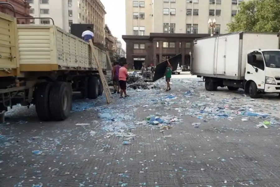 Así quedó la Plaza de Mayo luego de la asunción de Alberto Fernández