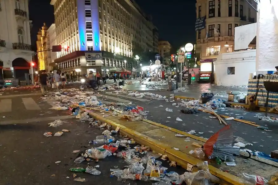 Así quedó la Plaza de Mayo luego de la asunción de Alberto Fernández