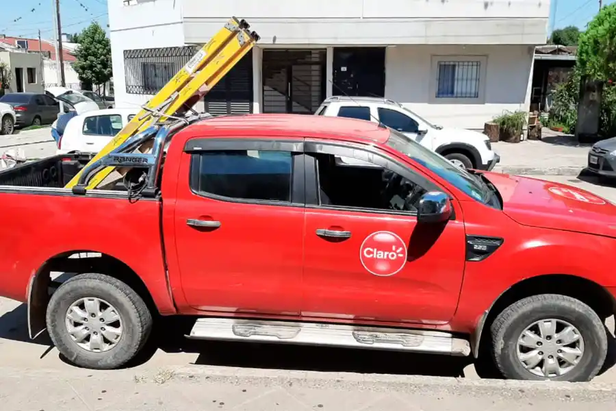 Trasladaban al menos 10 kilos de cocaína, ocultos en una camioneta