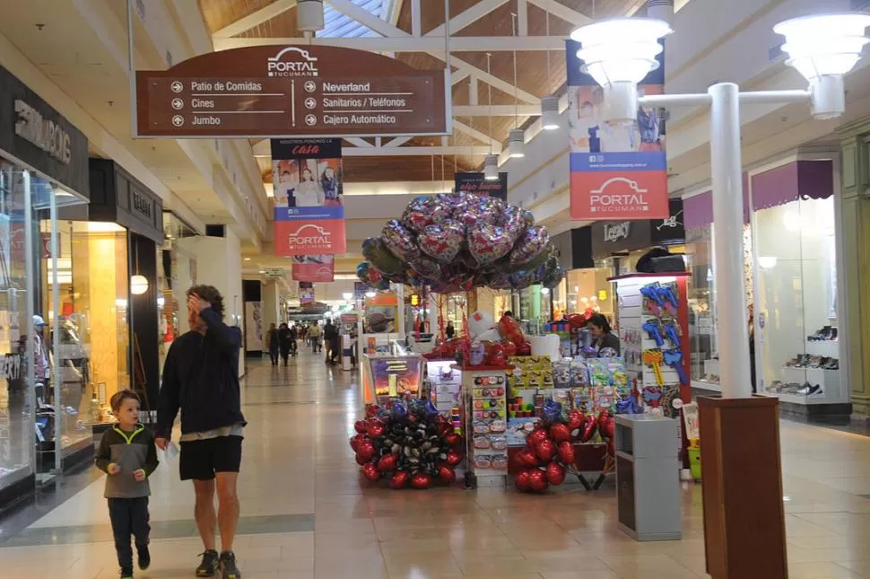 EN EL PORTAL. Hoy habrá un 30% de descuento en muchos comercios. 