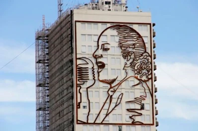 Iluminada y eterna: vuelven a encender la imagen de Evita en Desarrollo Social