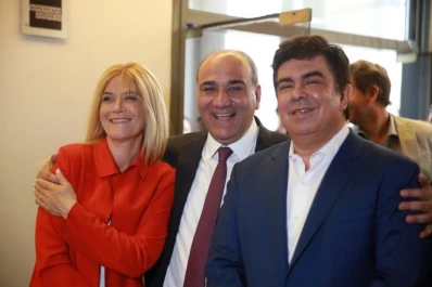 Asume Espinoza en La Matanza, con Manzur de invitado