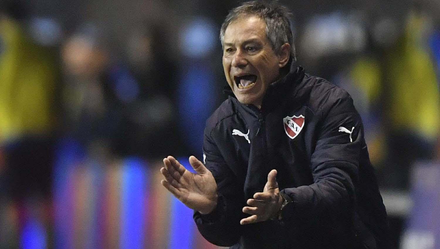 Ariel Holan arregló por dos temporadas con Universidad ...