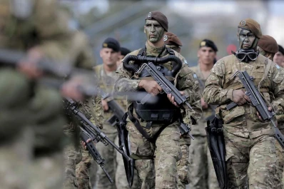 Derogan una resolución del gobierno anterior que modificaba la estructura de las Fuerzas Armadas