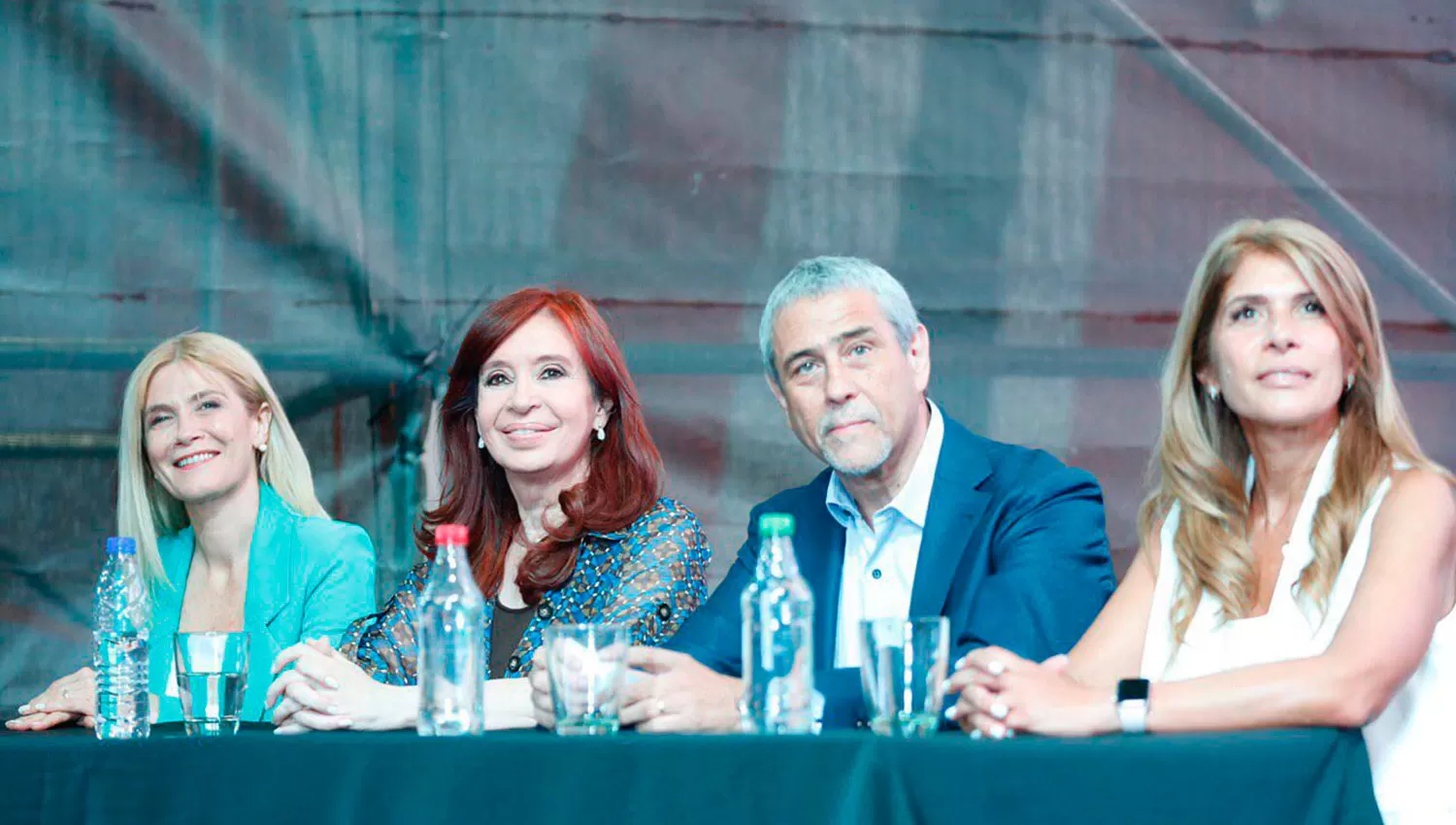 Cristina Fernández: “hay que discutir la matriz económica”
