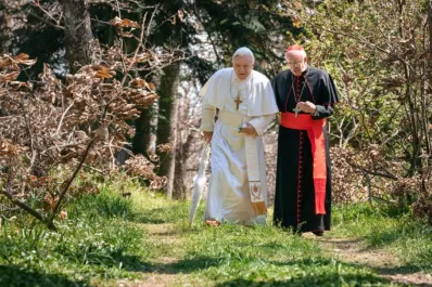 Netflix: Benedicto y Bergoglio, en una discusión clave para la Iglesia