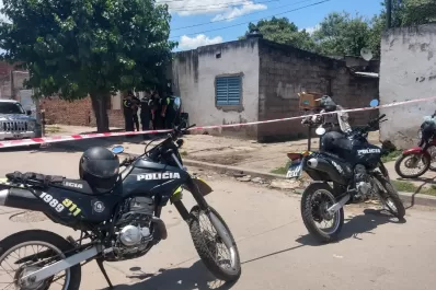 Un joven recibió un disparo en la nuca durante un tiroteo con la Policía