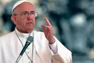 Con una carta a mano, Alberto Fernández saludó al Papa por su cumpleaños