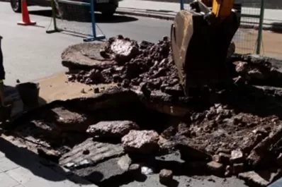 Se hundió otra vez el pavimento en Córdoba al 300