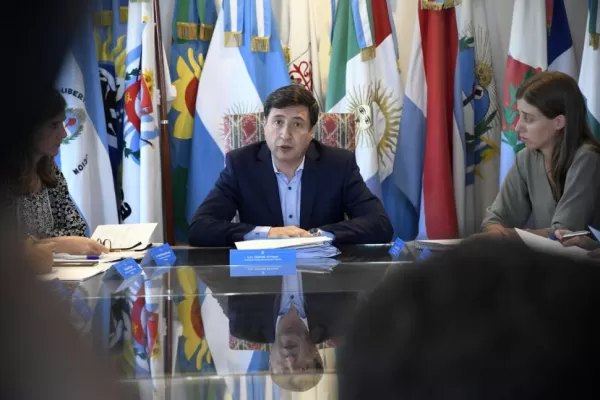 Adelantan la entrega de tarjetas del nuevo programa alimentario